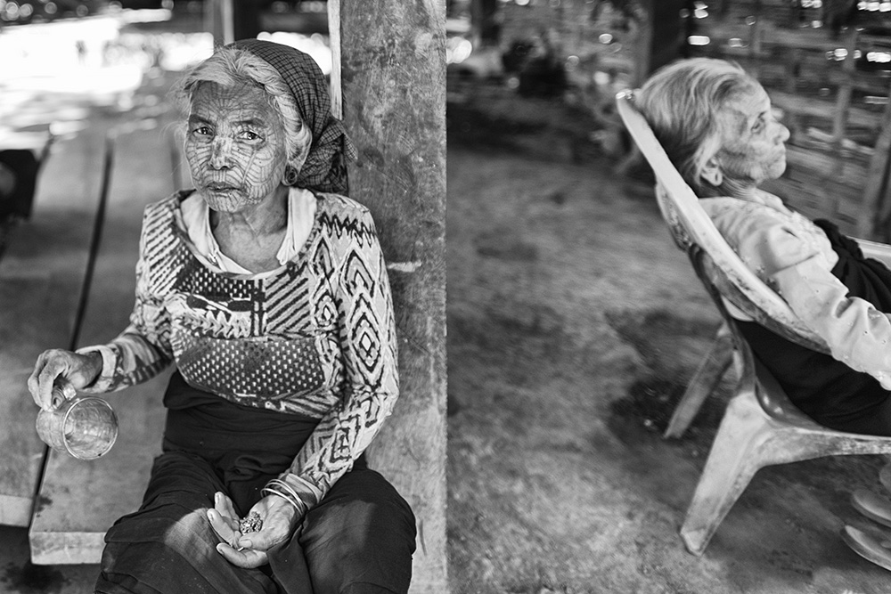 chin_tattoo_pair_of_ladies_DSC5051_1000px